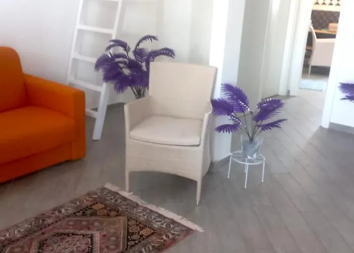 Laura - Key To * Valledoria (Sardinia)